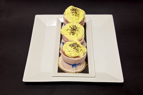 FILLET MINON WITH GARLIC BUTTER